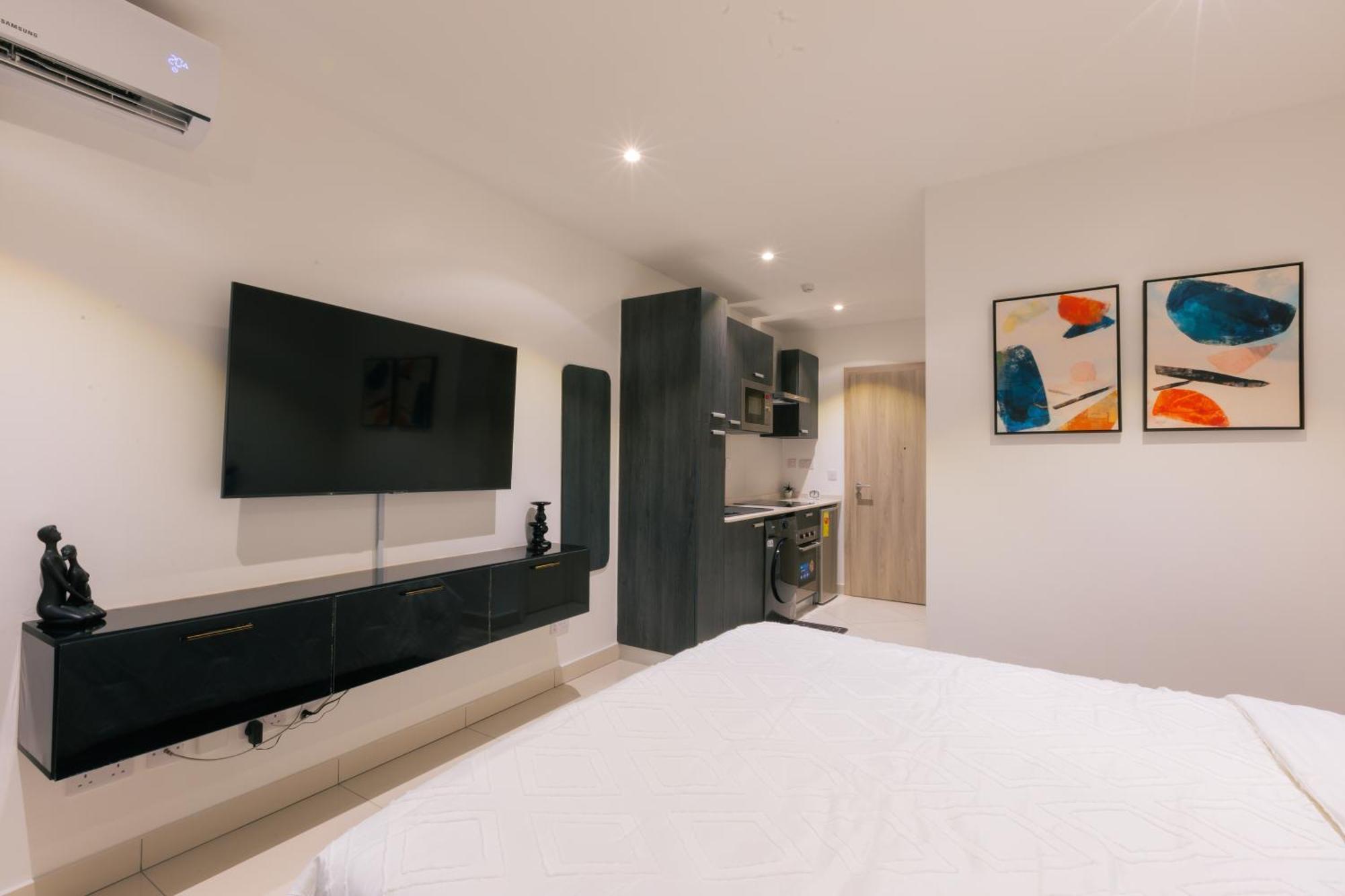 אקרה 7 Minutes From The Airport - Chic Studio מראה חיצוני תמונה