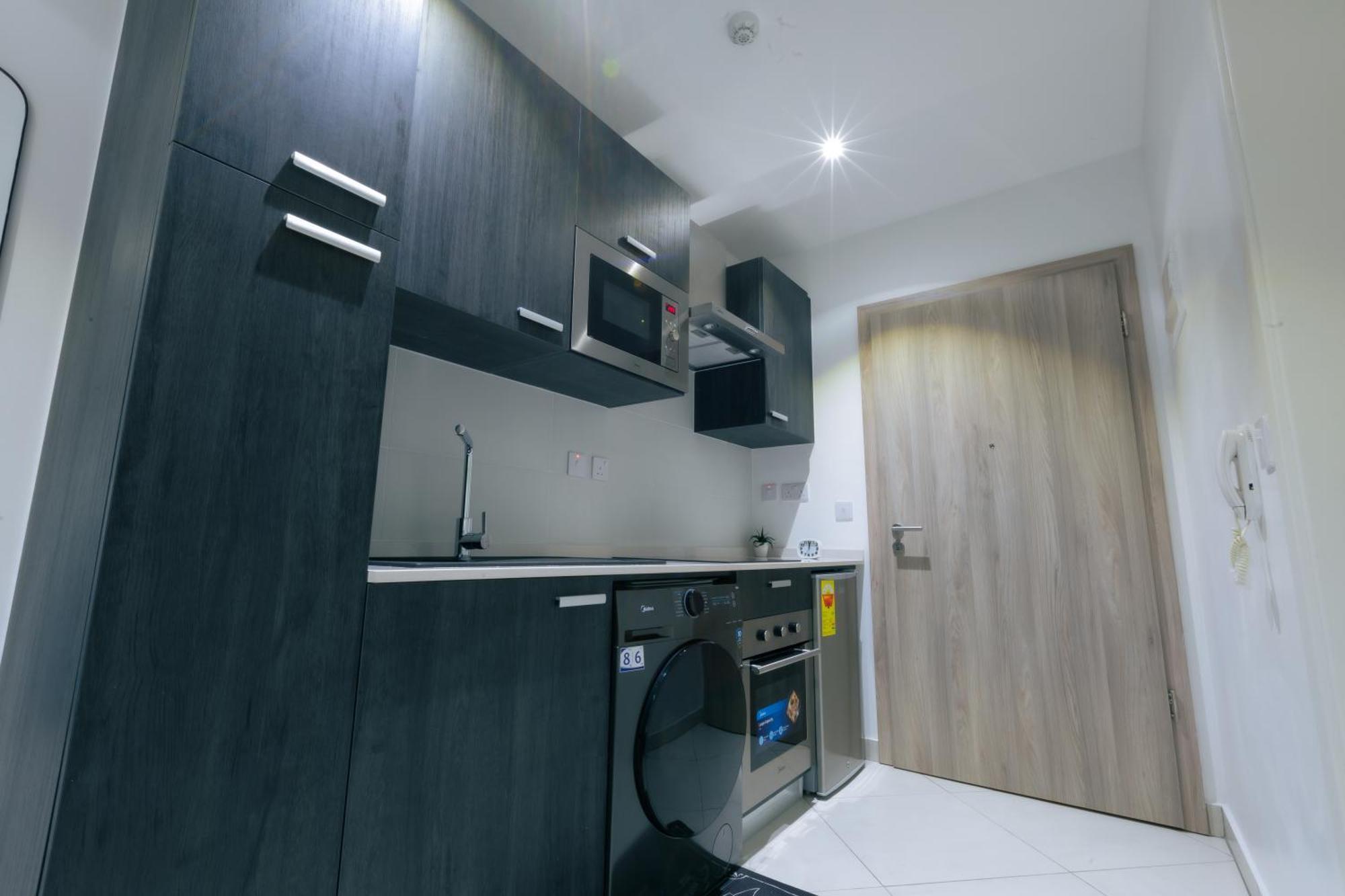 אקרה 7 Minutes From The Airport - Chic Studio מראה חיצוני תמונה